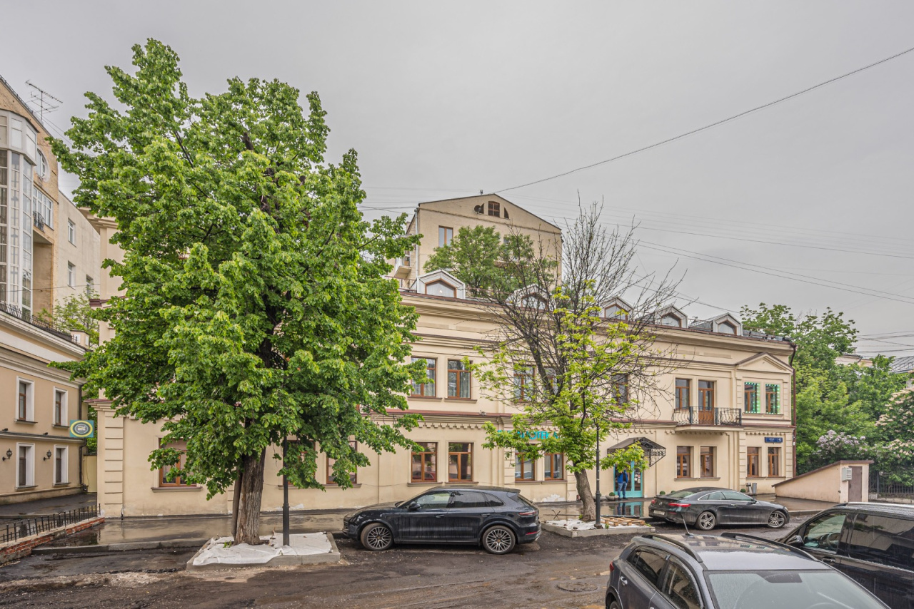 фасад дома, здание по адресу г Москва, ул Арбат, д 42 стр 4